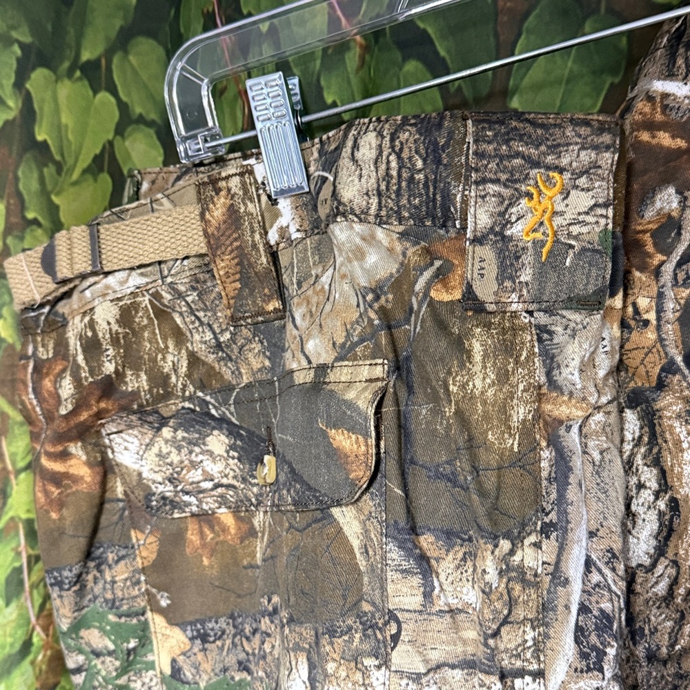 🆕Realtree Camo Cargo Pants in Brown and Green Woodland Print - Picture 4 of 4